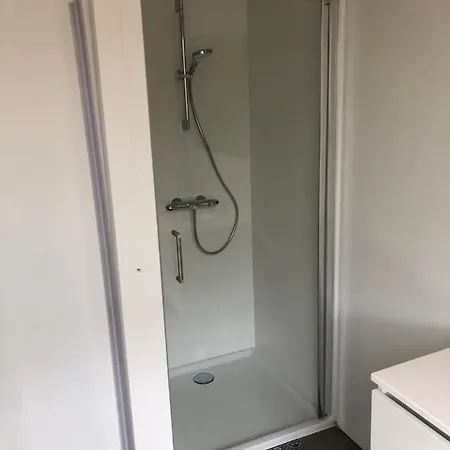 Holiday home Charmante Vakantiewoning Nabij Strand En Plopsaland De Panne